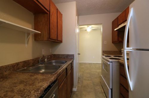 1616 Windsong Ln, Irving TX  75060-4559 exterior