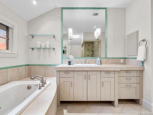 401 Adams St, Denver CO  80206-4410 exterior