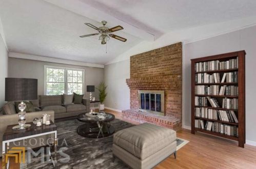522 Hidden Hills Dr, Marietta, GA 30066-5240