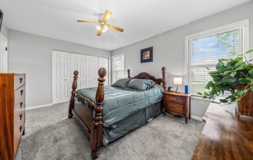 1098 Bradbury Cir, Carol Stream IL  60188-3904 exterior