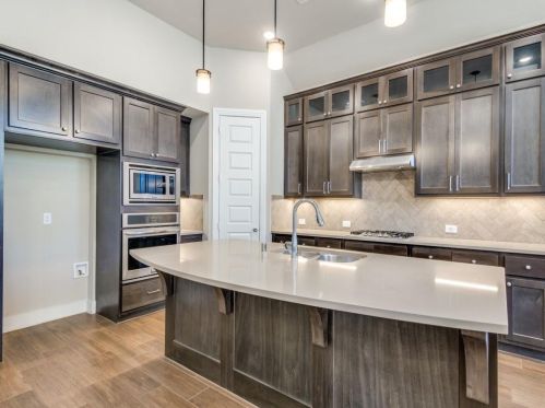 3820 Red Bud Dr, Aubrey, TX 76227-6247