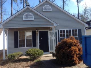 4018 Sudbury Rd, Durham NC  27704-2899 exterior