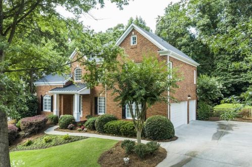 710 Lake Summit Dr, Atlanta GA  30342-1919 exterior