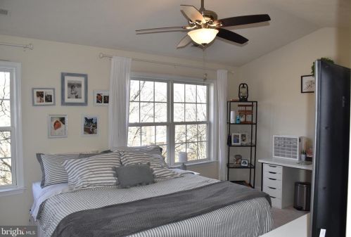 1404 Meadow Dr, Fredericksburg, VA 22405-8706