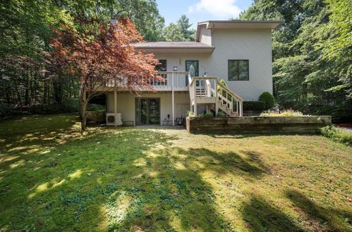 974 Knotty Oak Rd, Coventry, RI 02816-7969