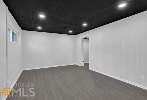 3007 Dogwood Dr, Atlanta GA  30344-3905 exterior