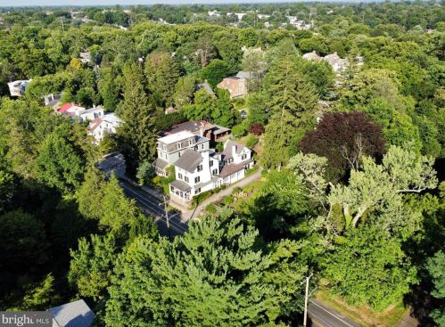 420 Allens Ln, Philadelphia PA 19119-3310 exterior