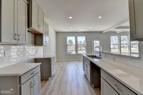 2981 Cottage Ln, Atlanta, GA 30337-2614