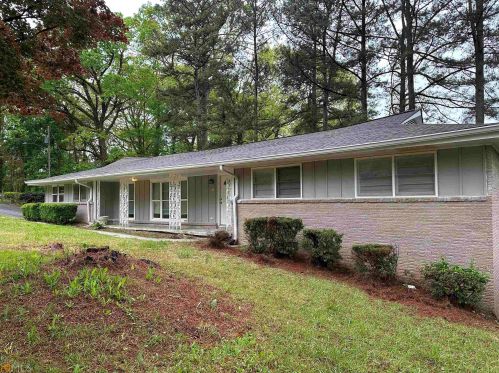2916 Handy Dr, Atlanta GA  30318-7239 exterior