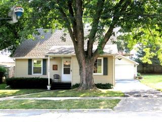 1108 Hemlock Ave, Nelson, IL 61021-3856