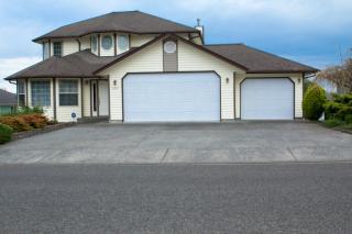 2207 Sunrise St, Ferndale, WA 98248-8302