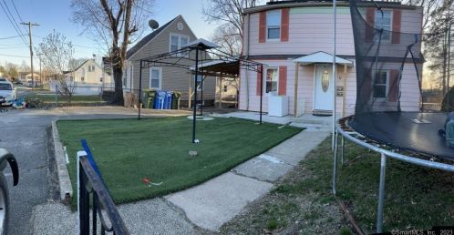37 Matthews St, Waterbury, CT 06704-2930