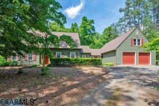 1120 Fox Ridge Dr, Earlysville, VA 22936-9564