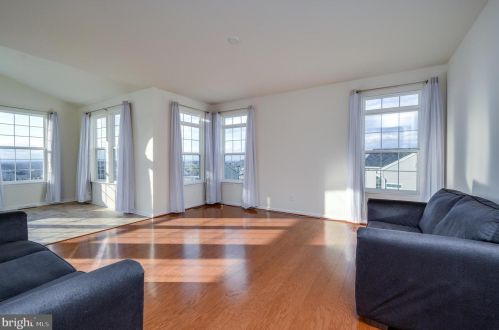 2331 Water Garden Dr, Hanover PA 17331-8319 exterior