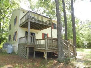610 Wolf Trap Ln, Onemo, VA 23130-2042