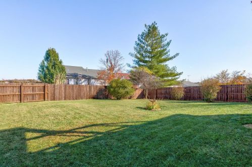 1553 Robert Thompson Dr, Festus, MO 63028-2323