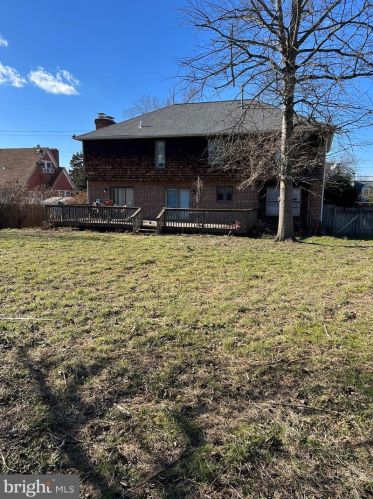 3443 Charles St, Falls Church, VA 22041-1901