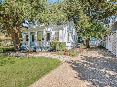 3212 Bonnie Rd, Austin, TX 78703-2704