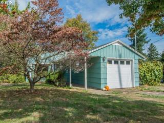 8026 Seward Ave, Portland OR  97217-6024 exterior