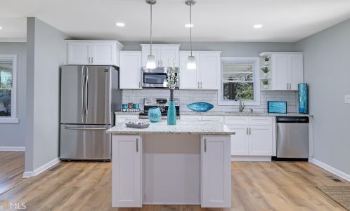 976 Pinehurst Dr, Smyrna GA  30080-4225 exterior