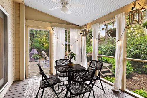 8932 Hunters Trl, Saint Paul MN  55125-9182 exterior