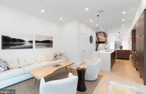 113 23rd St, Philadelphia, PA 19103-3040