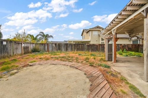 8052 Wendover Dr, Riverside CA  92509-6130 exterior