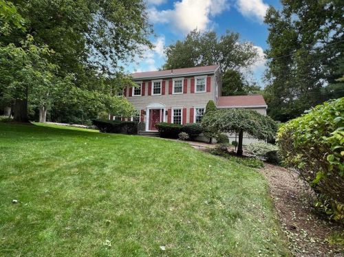 8 Heritage Hill Rd, Norwalk, CT 06851-1712