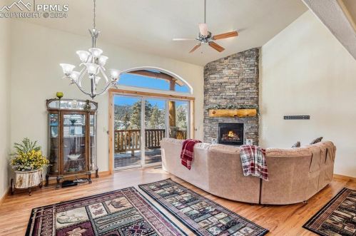 130 Elk Grove Ln, Woodland Park CO 80863-9158 exterior