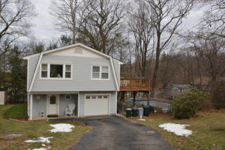 13 Richards Rd, Hopatcong, NJ 07843-1547