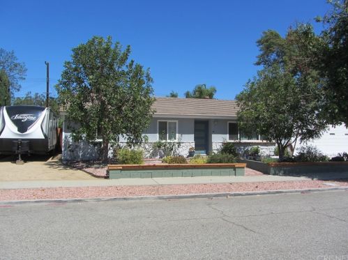 1464 Glacier St, Simi Valley, CA 93063-3129