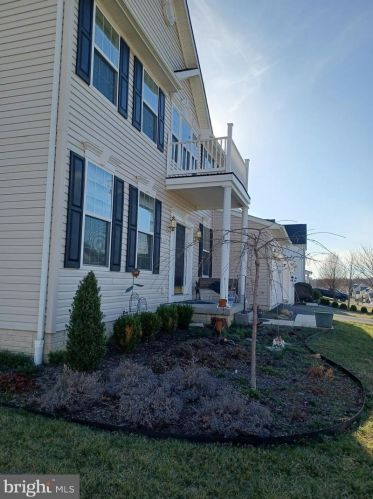 432 Hughs Rd, Charles Town, WV 25414-5554