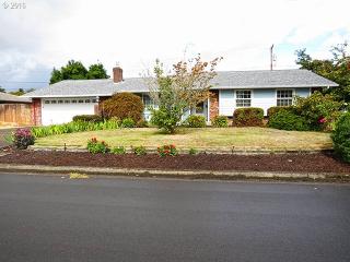 125 Anchor Ave, Eugene, OR 97404-5935