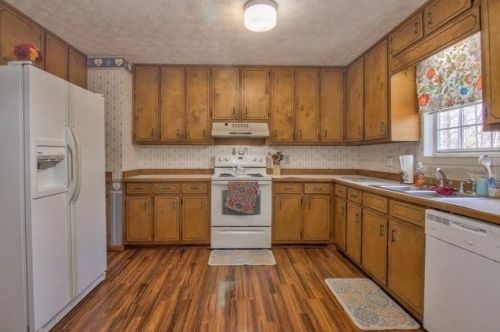 2129 Kings Mtn Dr, Conyers GA  30012-2642 exterior