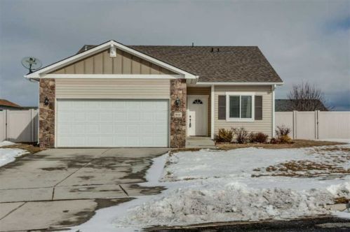 9710 January Dr, Amber, WA 99004-8579