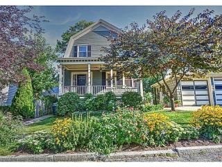 21 University Ave, Providence, RI 02906-4121