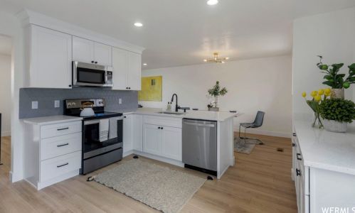 10007 Marble St, Sandy UT 84094-4027 exterior