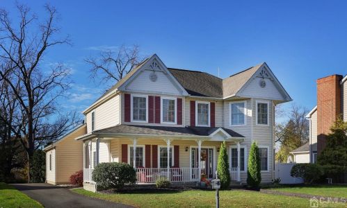 16 Emily Pl, Trenton, NJ 08690-1400