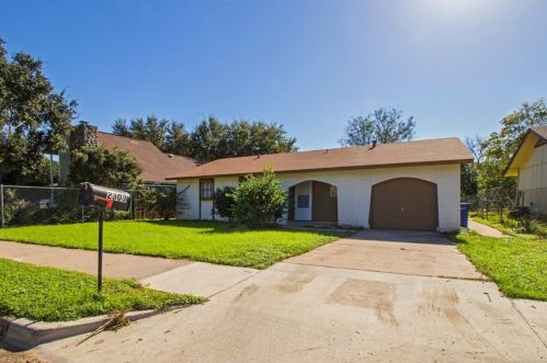 2303 Deadwood Dr, Austin, TX 78744-2827