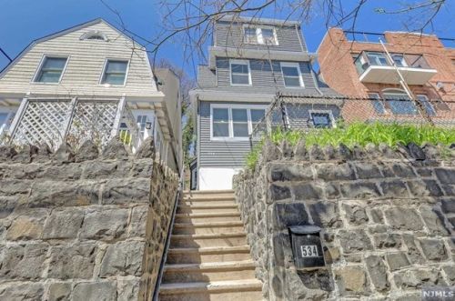 534 Undercliff Ave, Edgewater NJ  07020-1310 exterior