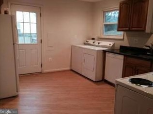 911 Robin Rd, Silver Spring MD  20901-1872 exterior