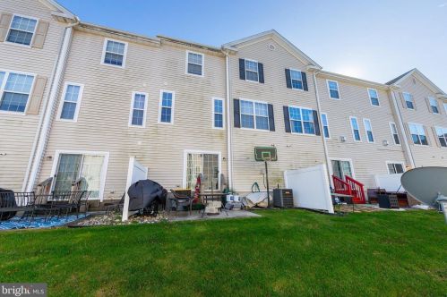 150 Acorn Dr, Mount Royal, NJ 08061-1099