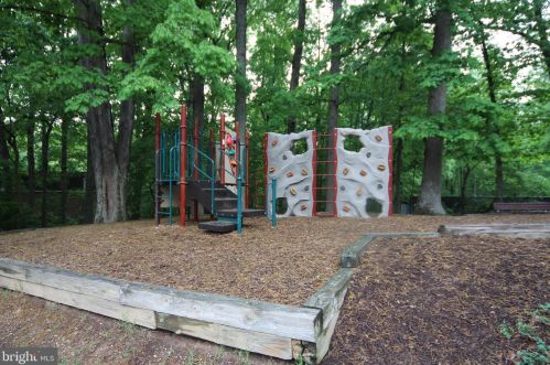8526 Forrester Blvd, Springfield VA  22152-1713 exterior