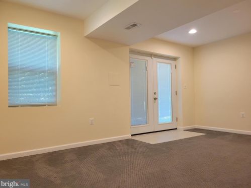 2707 Deer Ridge Dr, Silver Spring MD 20904-7140 exterior