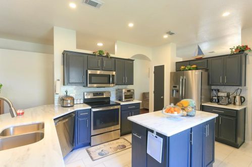 1101 Whistle Stop Dr, Fort Worth TX 76131-4924 exterior