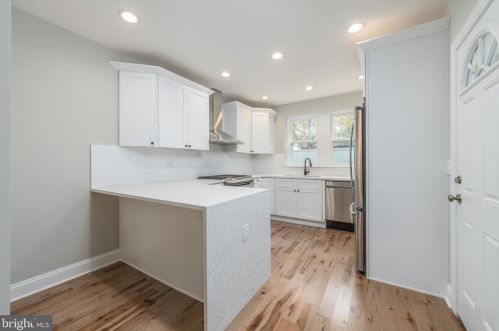 1621 10th St, Philadelphia PA 19148-1132 exterior