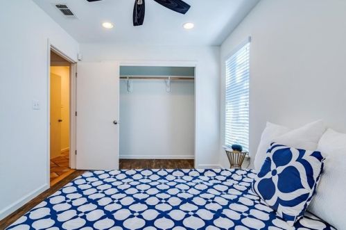 2425 Euclid Ave, Austin TX  78704-5419 exterior
