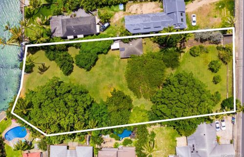 5699 Kalanianaole Hwy, Honolulu, HI 96821-2303