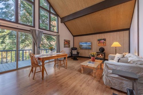 13459 Davos Dr, Truckee, CA 96161-6514