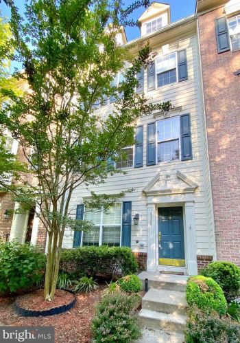 4953 Chaste Tree Pl, Woodbridge, VA 22192-5441